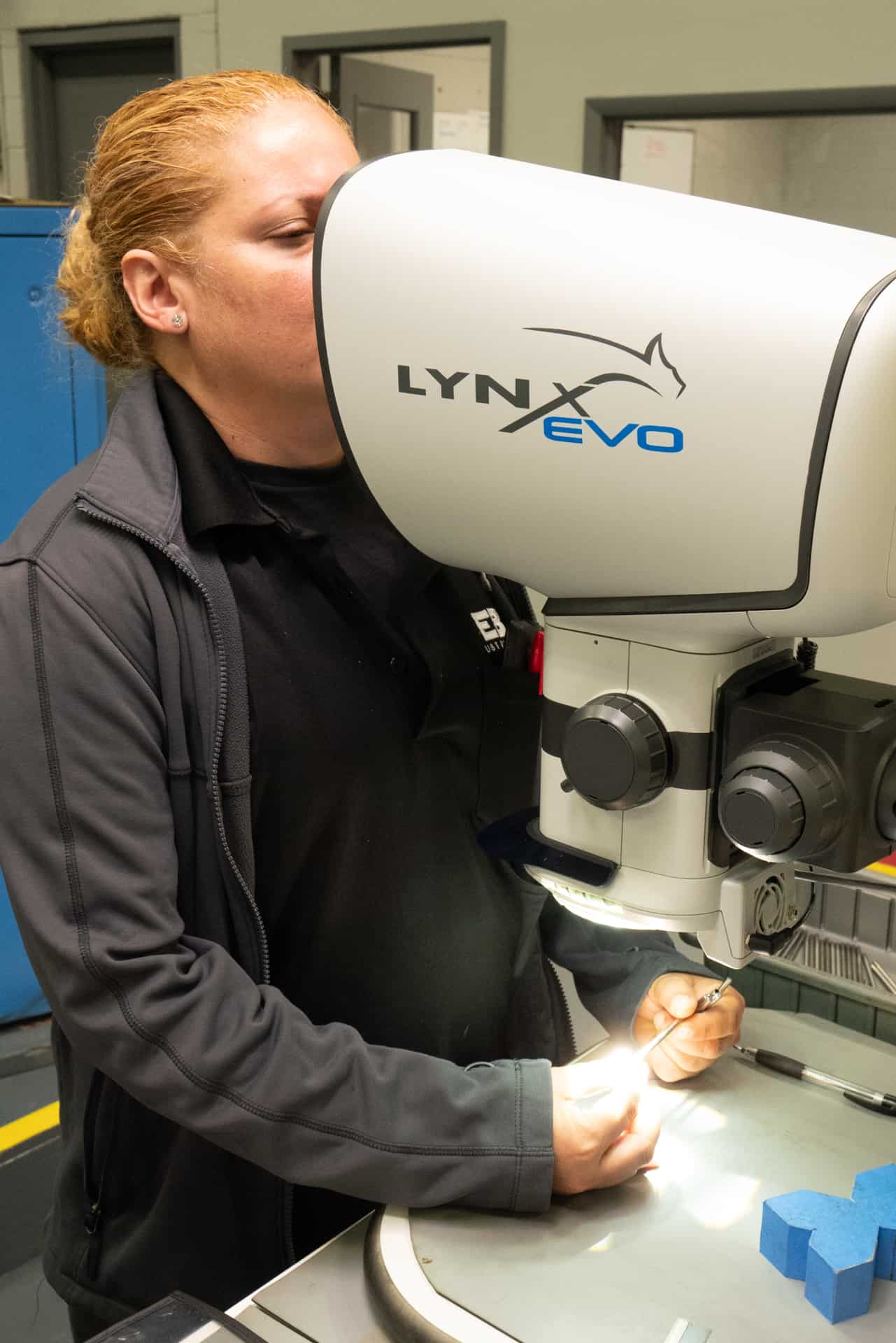 Inspection Station With Microscope